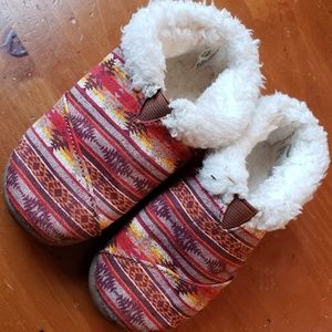 Toms (8T - runs small)